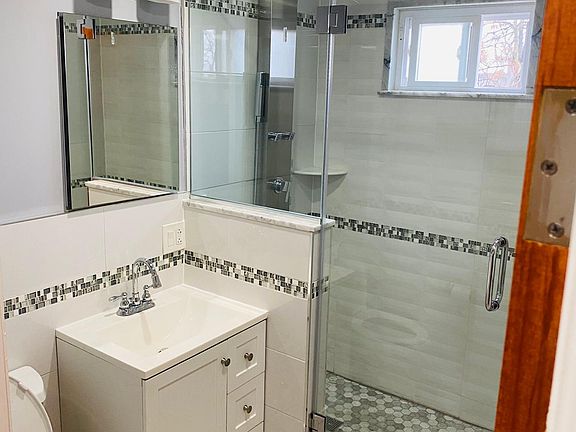 3rd image of 143-14 Ferndale Ave