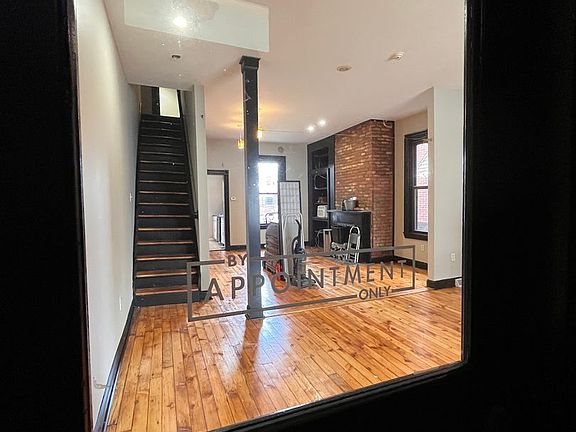 2nd image of 5817 Ellsworth Ave
