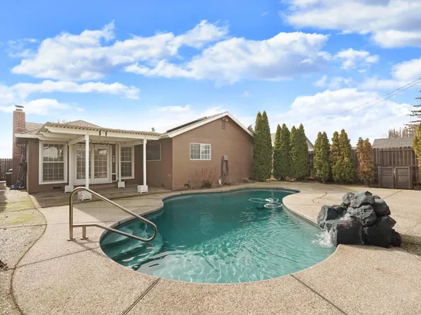 1525 W Vine St, Lodi, CA 95242