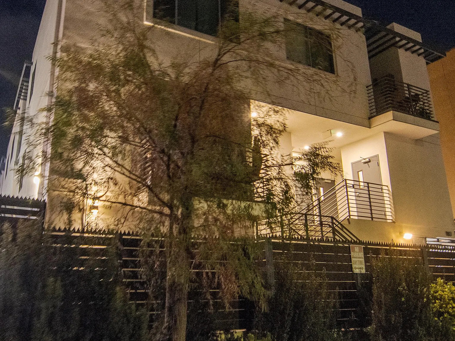 2 bed, 1600 sqft, $3,000 — Photo 2