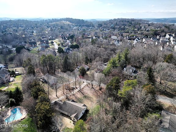 5th image of 1632 River Crest Dr