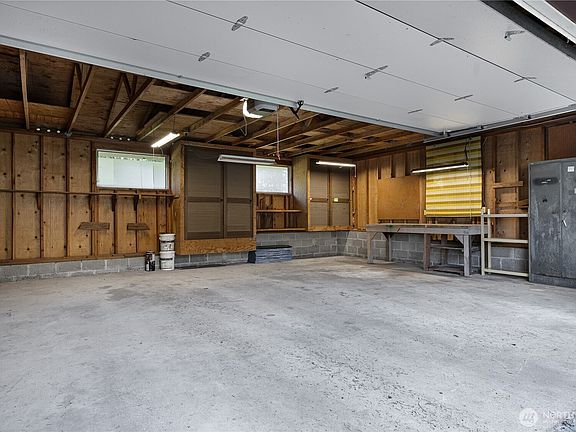 5th image of 805 W Herron Boulevard NW