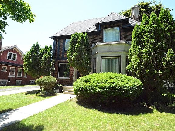2nd image of 15441 Warwick St