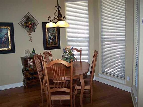 5th image of 2550 Amberwood Dr