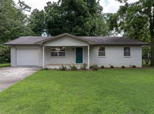 915 NW 7th St, Bentonville, AR 72712