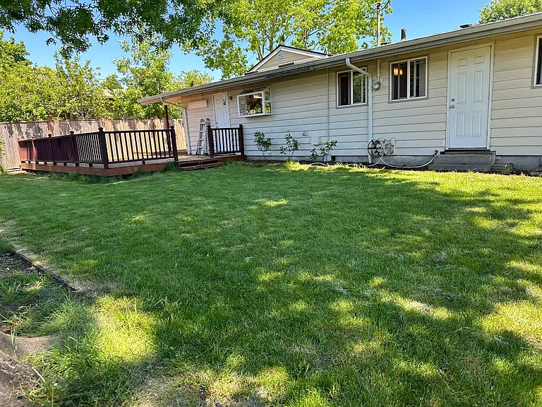 SW 63rd Pl — Photo 9