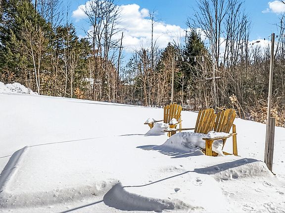 5th image of 236 Main Street