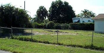 3rd image of 1591 E Elaine Cir