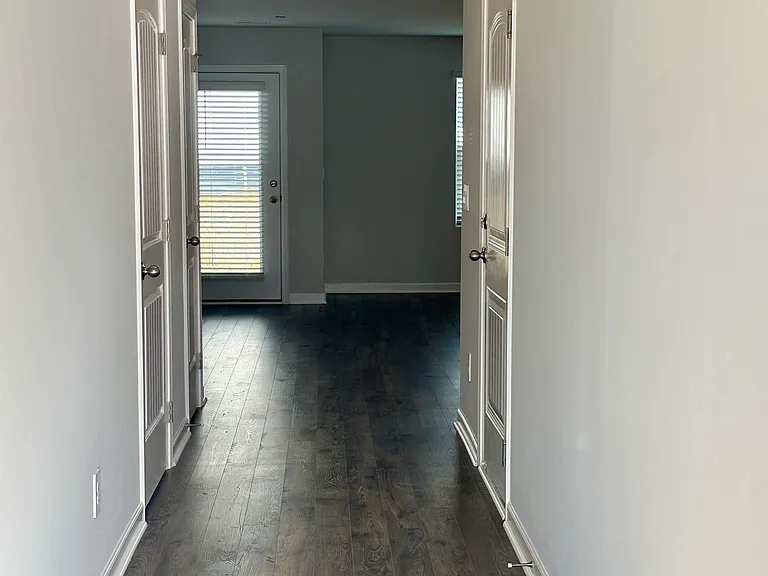934 Liverpool Way #1 — Photo 2