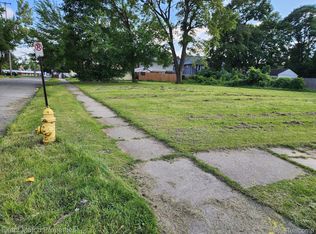 76 Mathews St, Pontiac, MI 48342