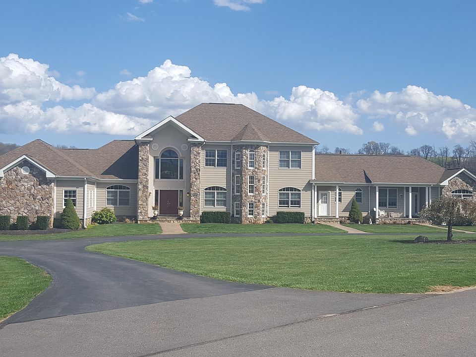 1st image of 15546 Waterford Run Ct