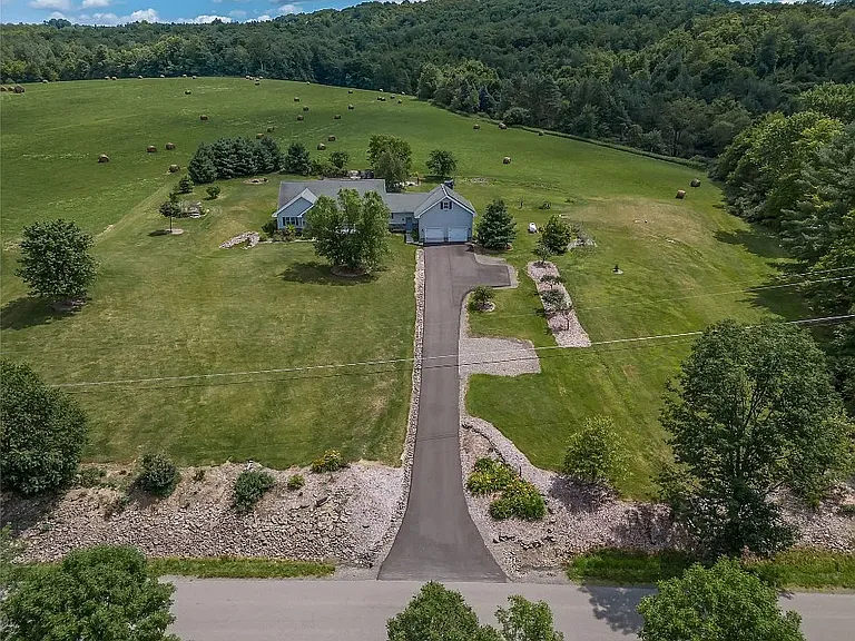 390 Tiona Rd — Photo 32