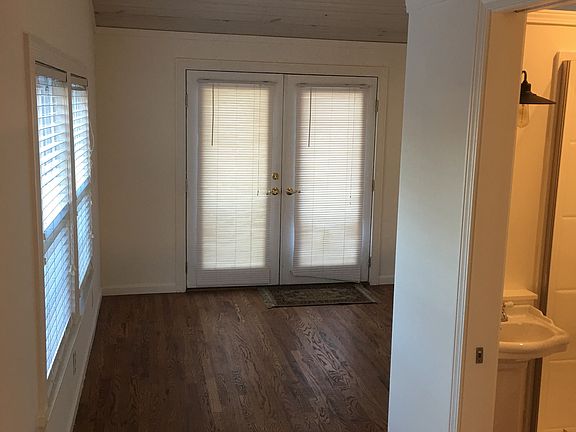 3rd image of 1918 S Louisville Ave