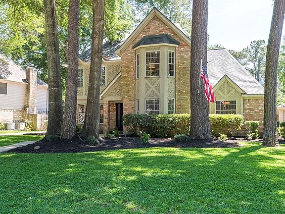 As soon as you arrive you can see this home has tremendous curb appeal! With its perfectly landscaped yard, dark mulch, manicure