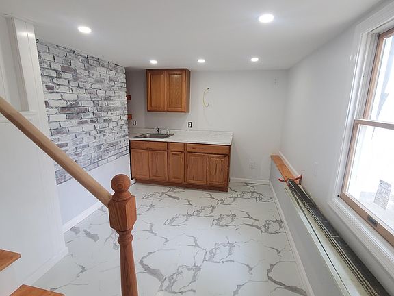 4th image of 685 Saint Anns Ave