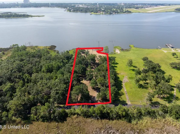 10232 Goodman Rd, Diberville, MS 39540