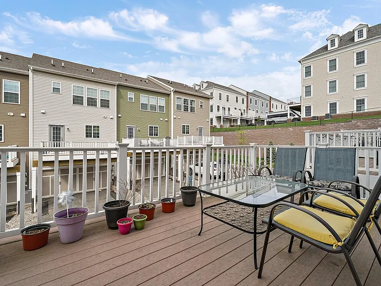 106 Truman Dr — Photo 22