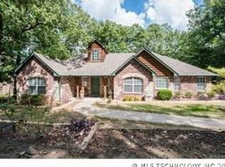 1277 Sleepy Hollow St, Catoosa, OK 74015