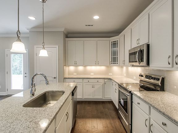 This is a model representation, not the actual home