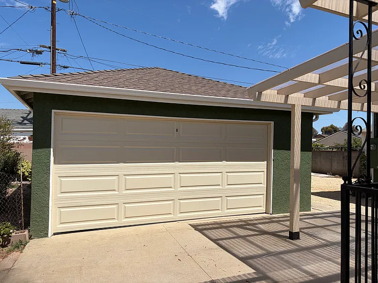 2374 Woods Ave — Photo 26