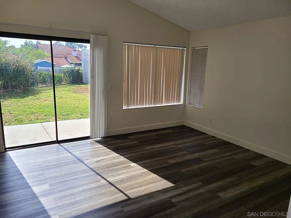 4th image of 1082 Winding Oak Dr