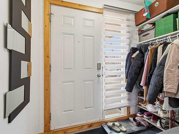 4th image of 3907 NW 39th St #1003