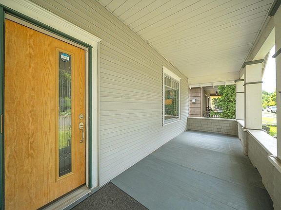 3rd image of 2121 W Sinto Ave