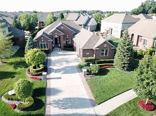 47695 Woodberry Estates Dr, Macomb, MI 48044