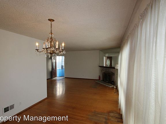3rd image of 290 Warwick St