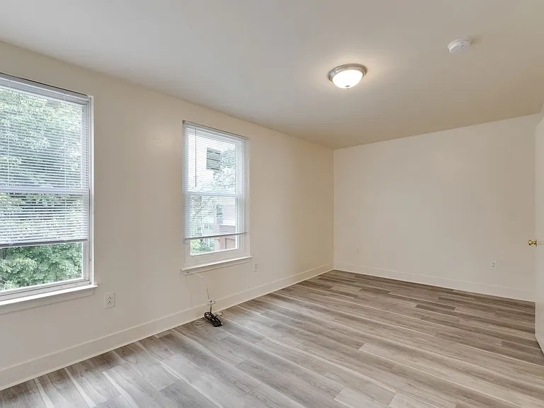 4007-4011 Aspen St — Photo 15