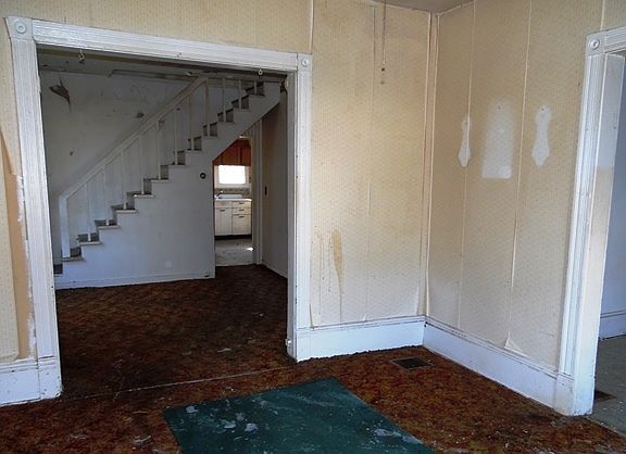 3rd image of 1104 W Oakland Ave