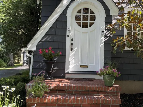 105 Laning Ave, Pennington, NJ 08534
