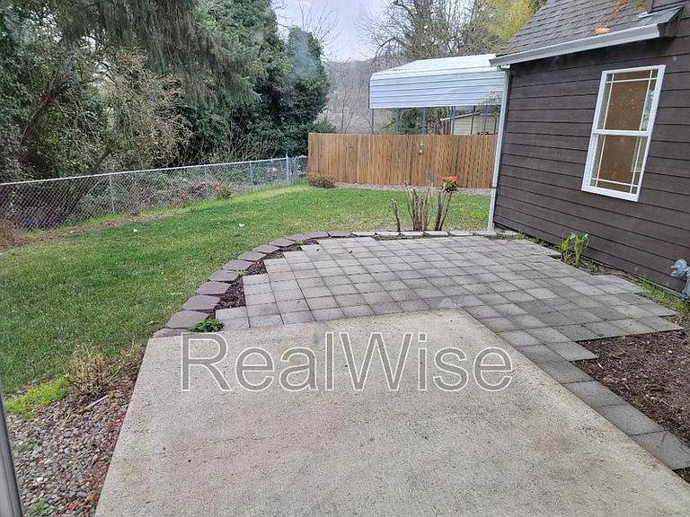 344 W Selmar Ct — Photo 26