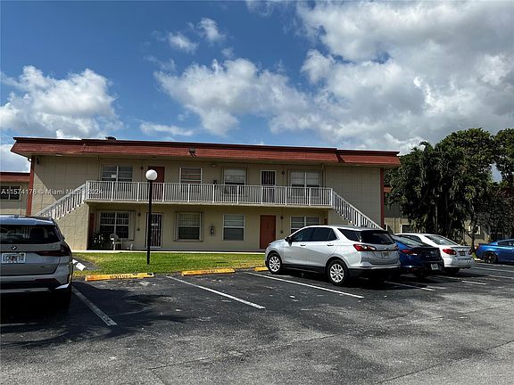 4th image of 12801 SW 43rd Dr APT 212