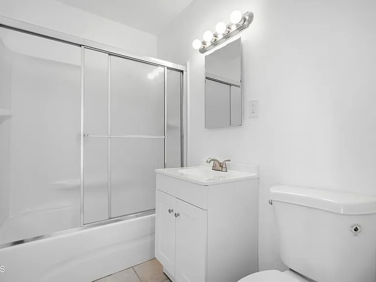 221 S Pine St #A — Photo 13
