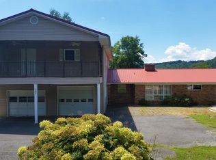 287 Martin St, Pounding Mill, VA 24637