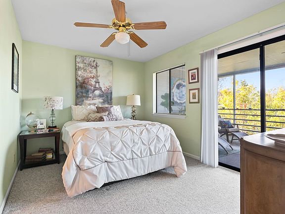 4th image of 712 S Dogwood Dr. #302