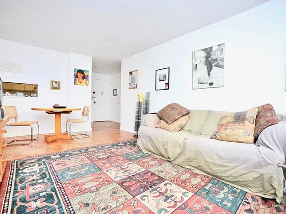 3rd image of 301 Cathedral Pkwy #8T