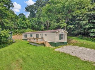 589 Pleasant Hills Rd, Hookstown, PA 15050
