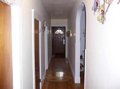 4th image of 202 W Harvard St