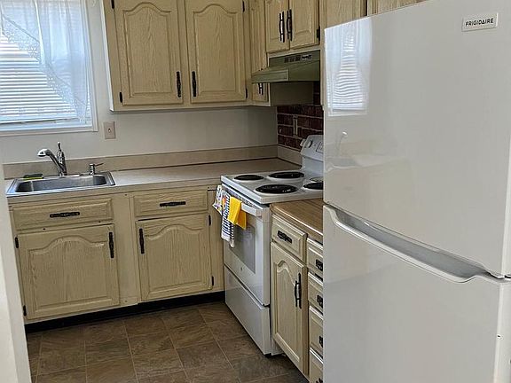 3rd image of 10172 Scotch Hill Dr