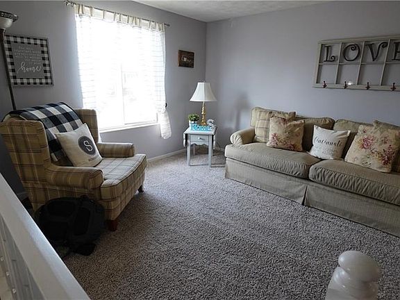 2nd image of 5882 Mount Royal Dr