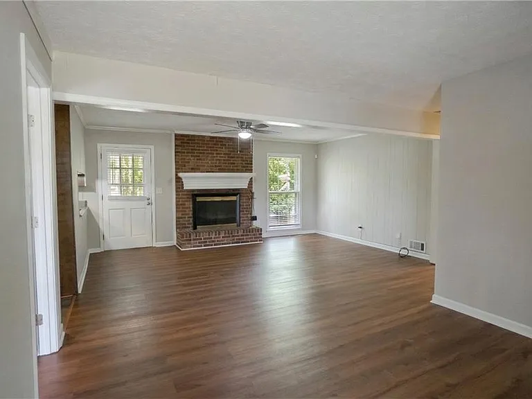 1802 Driftwood Pl — Photo 4