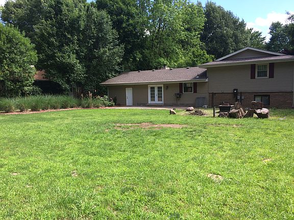 3rd image of 45 Red Bud Ln