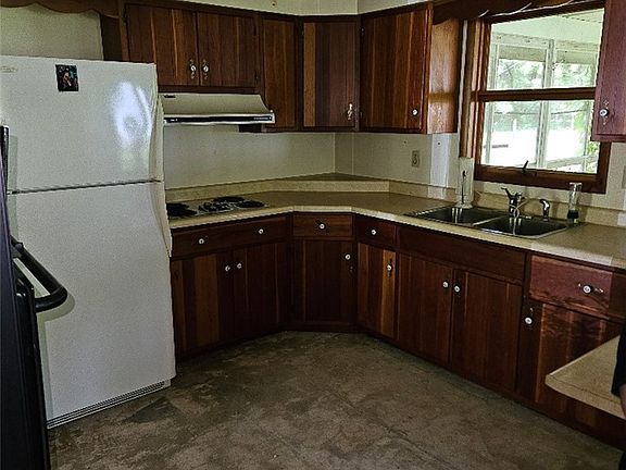 3rd image of 37670 Miller Rd