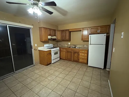 1431 Abbott Dr #3 Photo 1