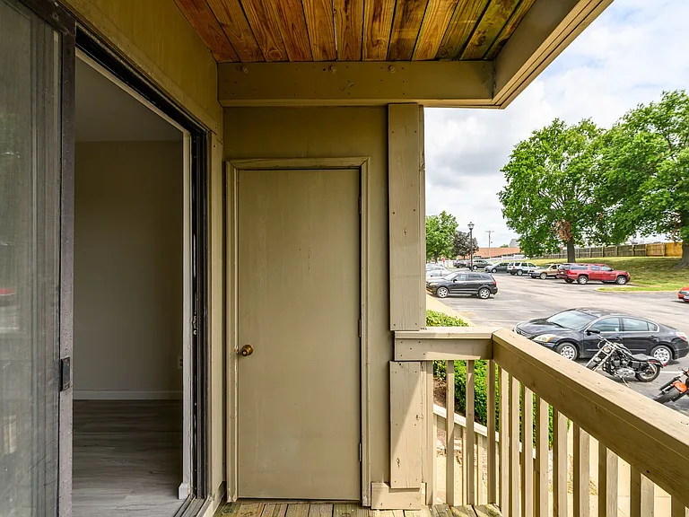 Southfield Apartments — Photo 10