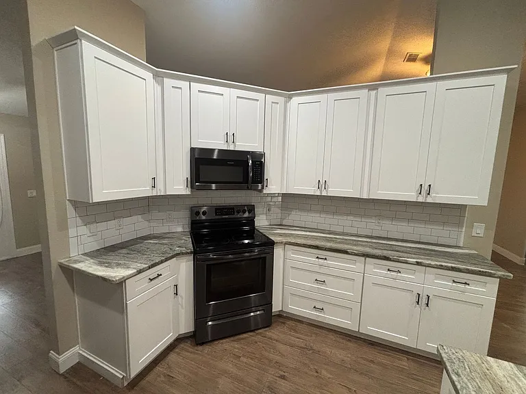 1130 W Olympia St — Photo 10
