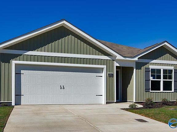 2nd image of 204 Trestle Cove Cir