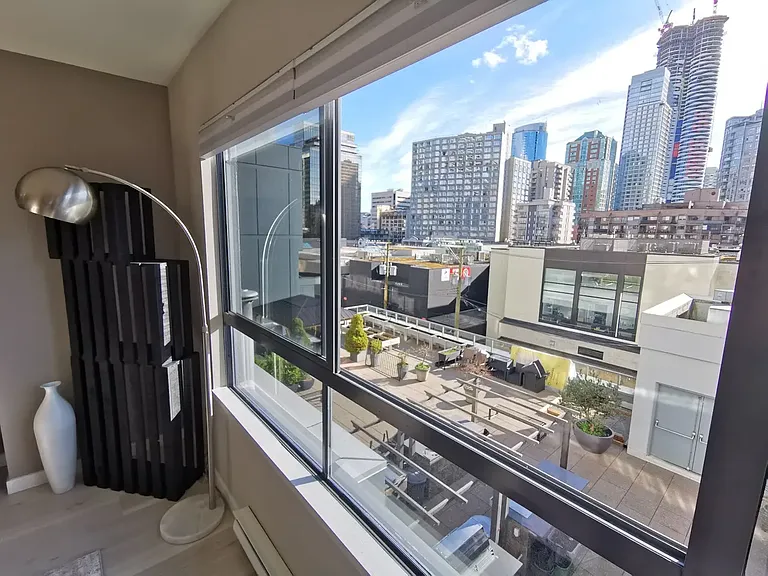 1060 Alberni St #410 — Photo 9
